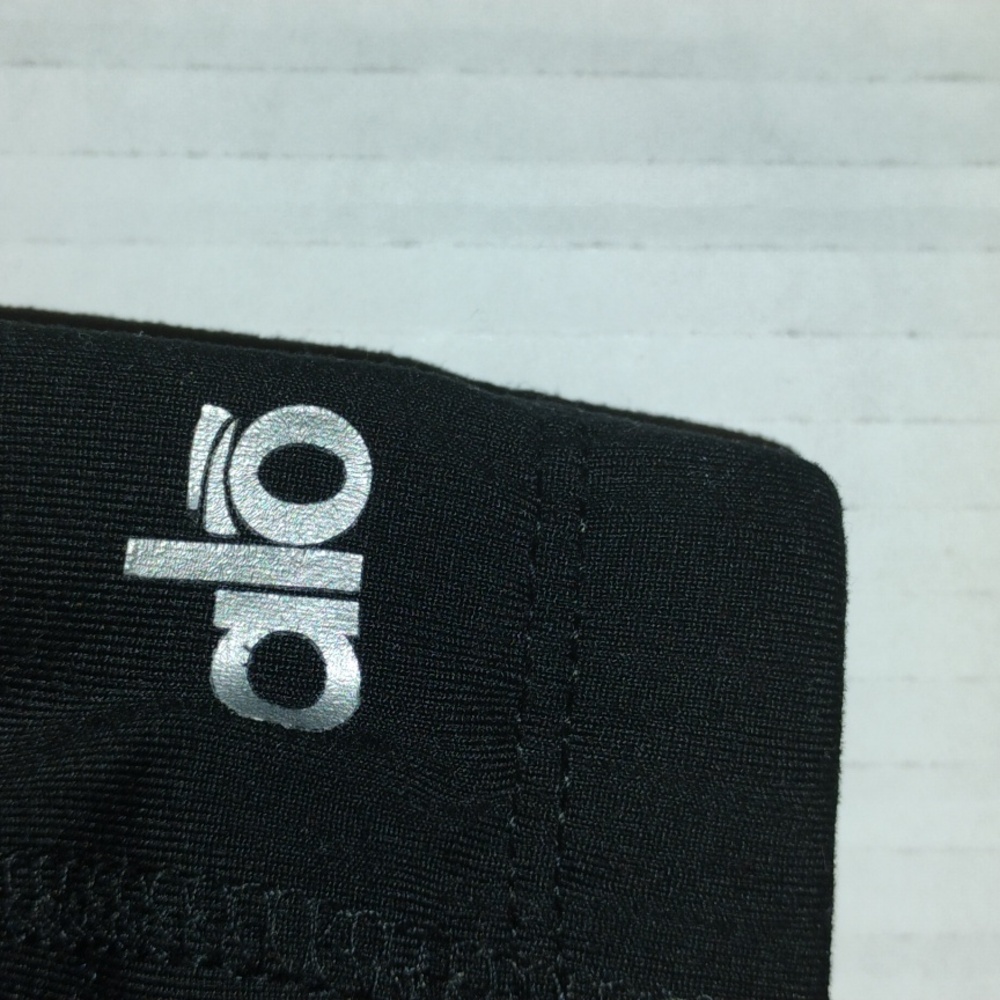 ALO Yoga Cool Fit Sports Bra. Womens size XS. Black in color. - Picture 2 of 6